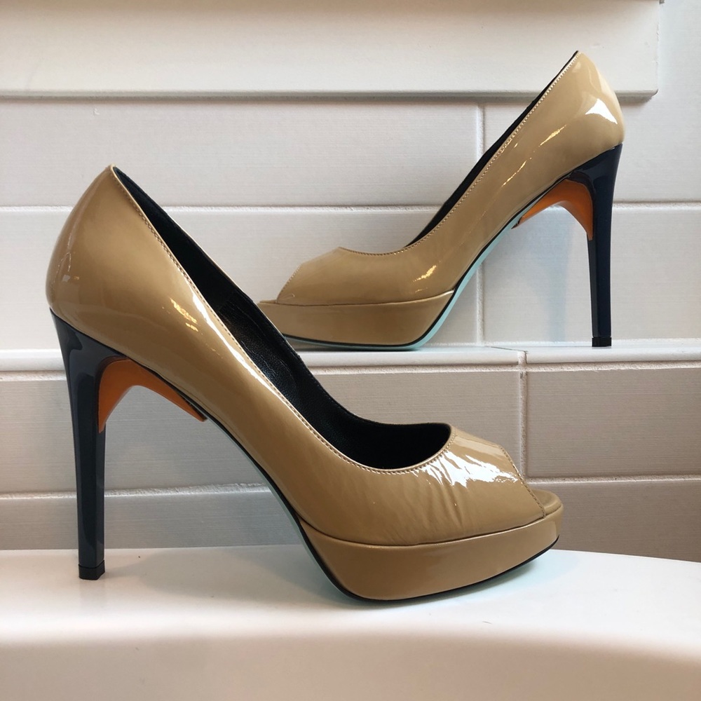 Stunning Ruthie Davis Platform Heels - Picture 2 of 8